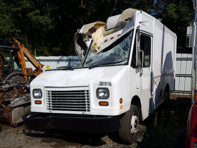 4UZAANBW66CV95939 - 2006 FREIGHTLINER CHASSIS M WHITE photo 2