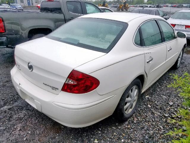 2G4WD532X51223291 - 2005 BUICK LACROSSE C WHITE photo 4