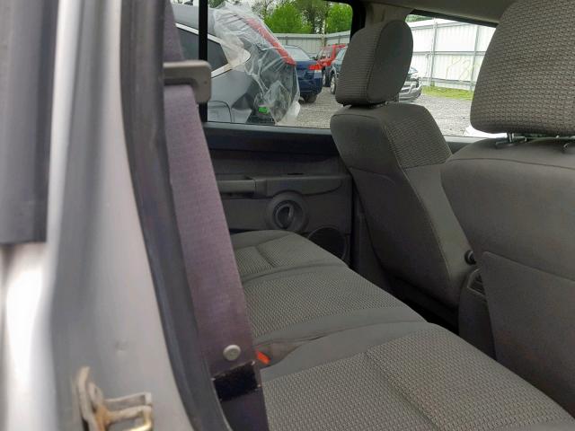 1J8HG48K16C207198 - 2006 JEEP COMMANDER 灰色 照片 6