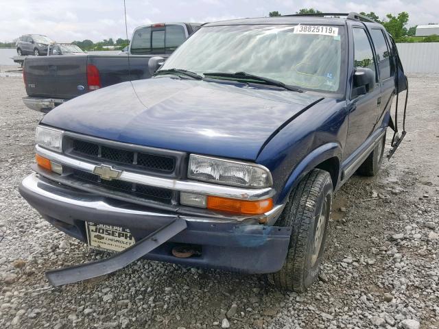 1GNDT13W912210639 - 2001 CHEVROLET BLAZER BLUE photo 2