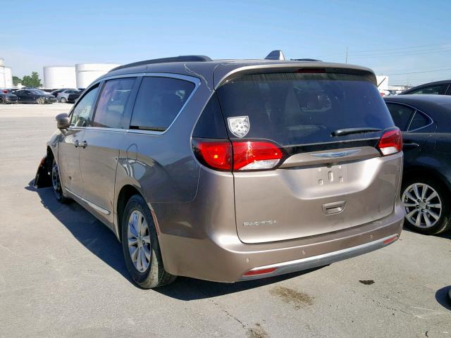 2C4RC1BG1HR720603 - 2017 CHRYSLER PACIFICA T SILVER photo 3