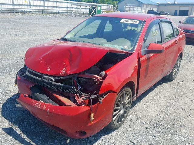 1FAHP3GN3AW252573 - 2010 FORD FOCUS SES RED photo 2