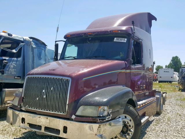 4V4ND1JJ2YN241780 - 2000 VOLVO VN MAROON photo 9