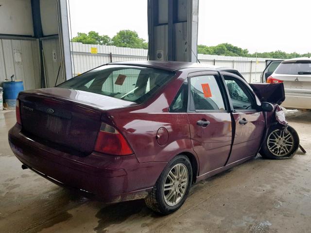 1FAHP34N47W290441 - 2007 FORD FOCUS ZX4 RED photo 4