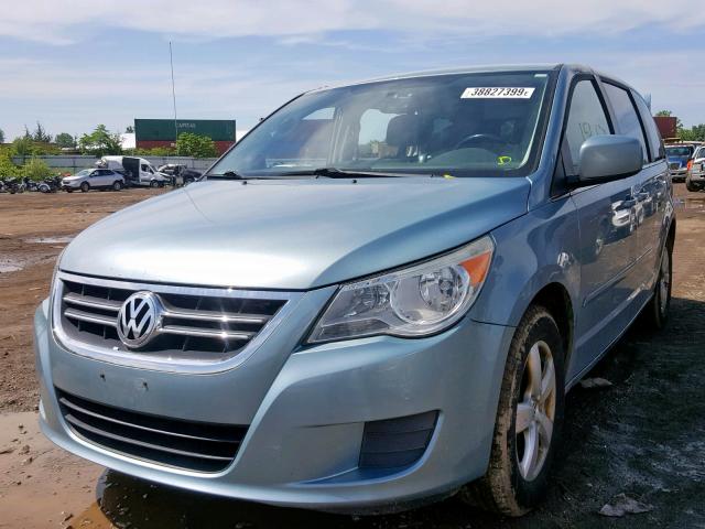 2V4RW3D11AR316174 - 2010 VOLKSWAGEN ROUTAN SE BLUE photo 2