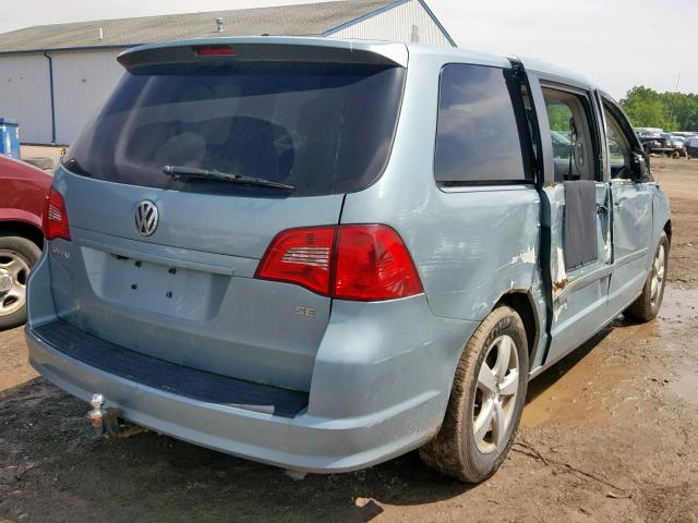 2V4RW3D11AR316174 - 2010 VOLKSWAGEN ROUTAN SE BLUE photo 4