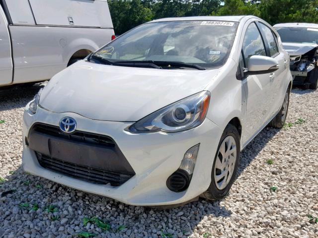 JTDKDTB39F1582382 - 2015 TOYOTA PRIUS C WHITE photo 2