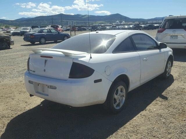 1G2AL18F487246390 - 2008 PONTIAC G5 WHITE photo 4