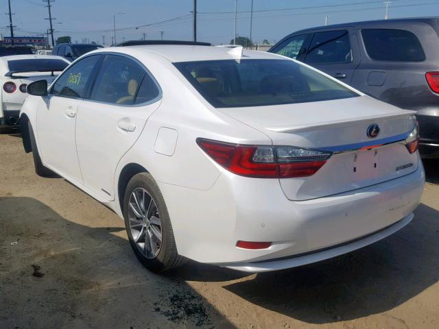 JTHBW1GG7G2101162 - 2016 LEXUS ES 300H WHITE photo 3