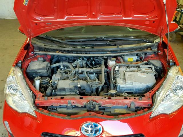 JTDKDTB33E1061625 - 2014 TOYOTA PRIUS C RED photo 7