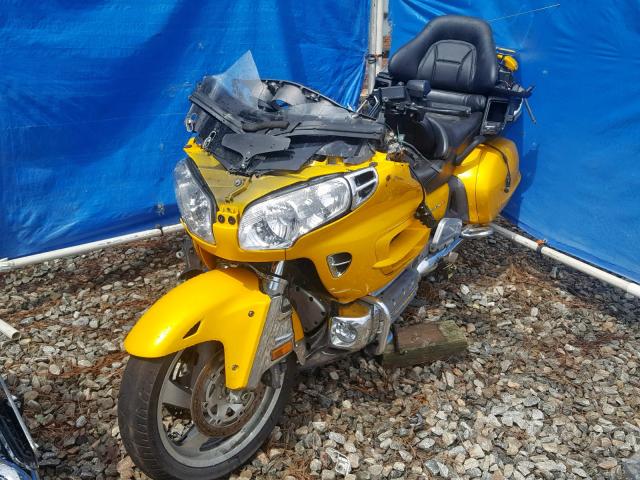 1HFSC47431A000513 - 2001 HONDA GL1800 A YELLOW photo 2