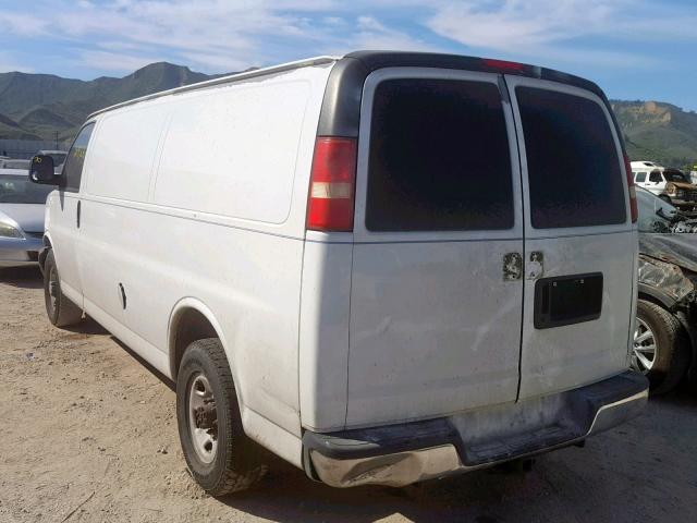 1GTHG39U131114853 - 2003 GMC SAVANA G35 WHITE photo 3