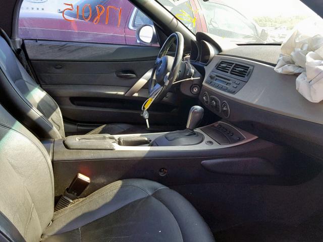 4USBT53554LU07704 - 2004 BMW Z4 3.0 SILVER photo 5
