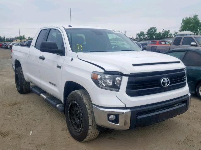 5TFRY5F16JX231314 - 2018 TOYOTA TUNDRA DOU WHITE photo 1