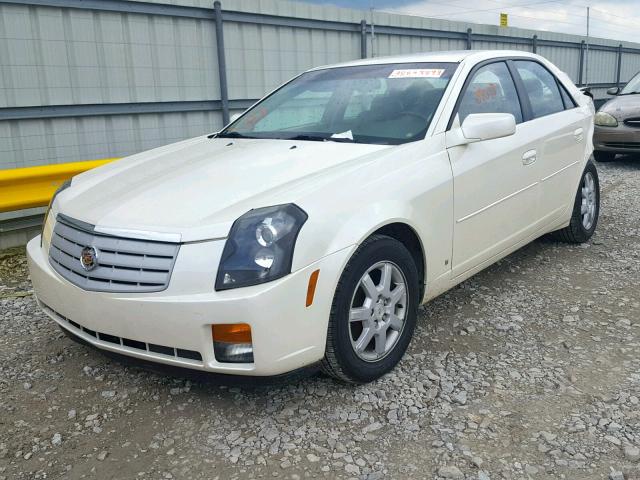 1G6DP577670122534 - 2007 CADILLAC CTS HI FEA WHITE photo 2