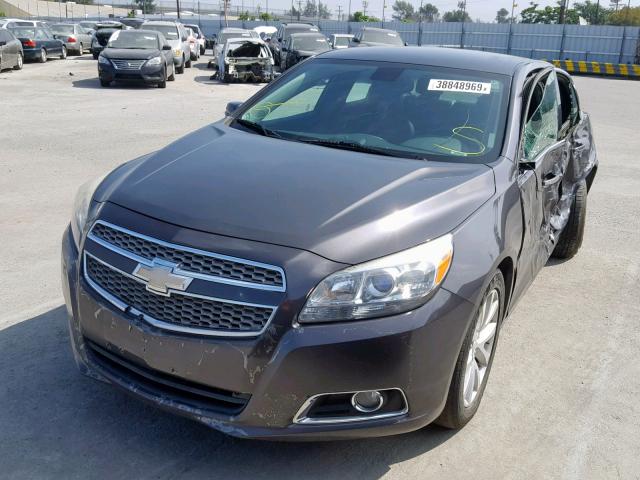 1G11H5SA0DF273712 - 2013 CHEVROLET MALIBU LTZ 灰色 照片 2