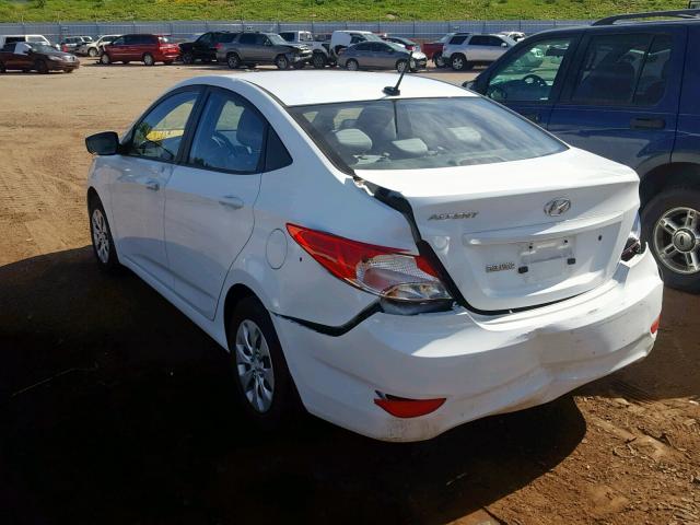 KMHCT4AE4GU121022 - 2016 HYUNDAI ACCENT SE WHITE photo 3