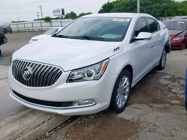 1G4GB5G39FF328511 - 2015 BUICK LACROSSE WHITE photo 2