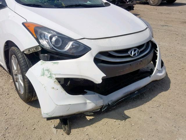 KMHD35LE0DU107217 - 2013 HYUNDAI ELANTRA GT WHITE photo 9