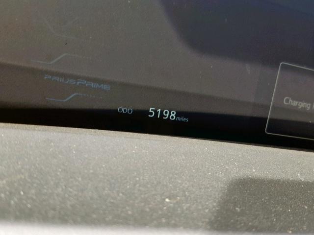 JTDKARFP7J3101275 - 2018 TOYOTA PRIUS PRIM 白色 照片 8