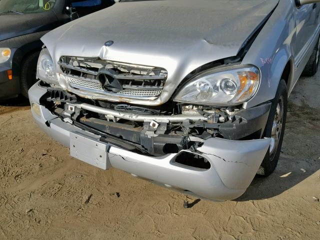 4JGAB57E54A499726 - 2004 MERCEDES-BENZ ML 350 SILVER photo 9