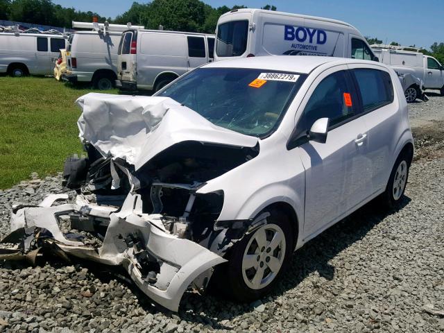 1G1JA6SH0D4186671 - 2013 CHEVROLET SONIC LS WHITE photo 2