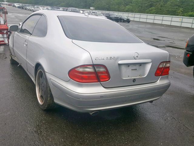 WDBLJ65G82F195346 - 2002 MERCEDES-BENZ CLK 320 GRAY photo 3