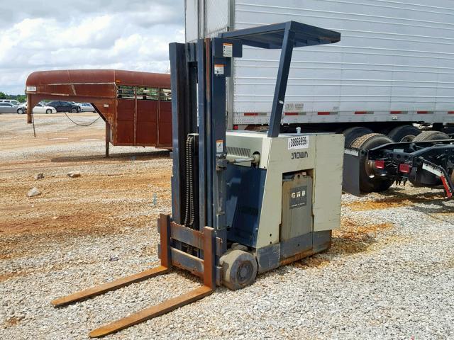 1A112062 - 1994 CROW FORKLIFT BEIGE photo 2