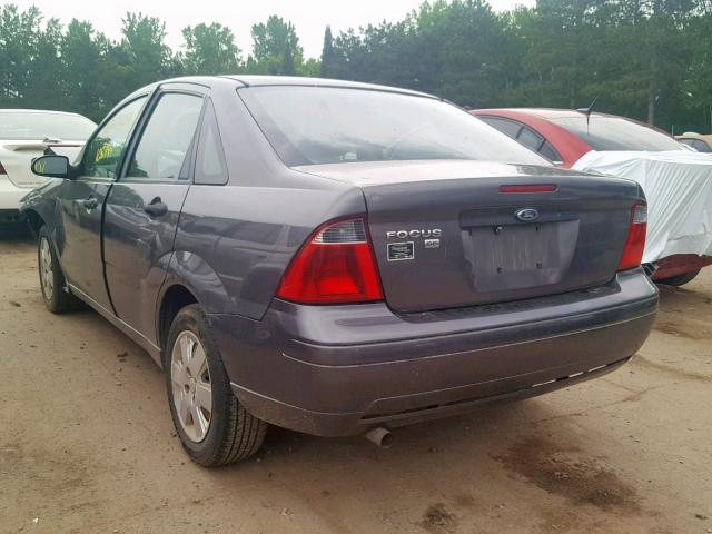 1FAHP34N47W302572 - 2007 FORD FOCUS ZX4 GRAY photo 3