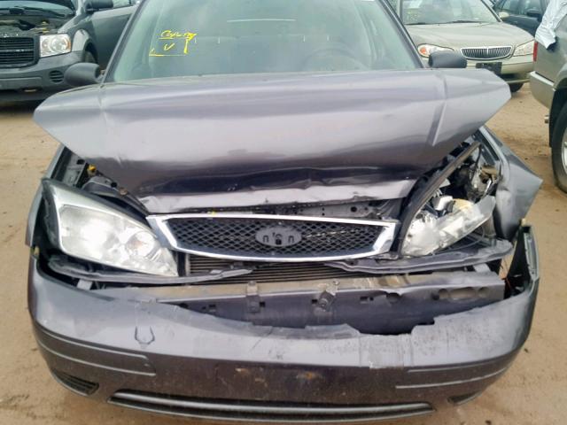 1FAHP34N47W302572 - 2007 FORD FOCUS ZX4 GRAY photo 7