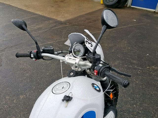 WB10J4305JZ796495 - 2018 BMW R NINE T U WHITE photo 5