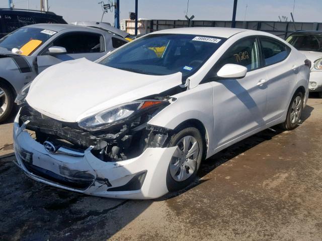 5NPDH4AE8GH763442 - 2016 HYUNDAI ELANTRA SE WHITE photo 2