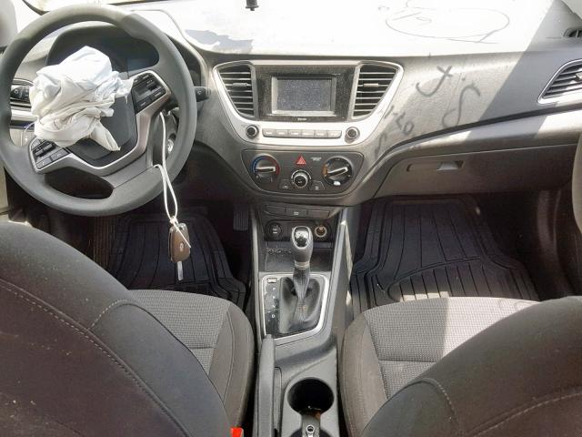 3KPC24A34KE060137 - 2019 HYUNDAI ACCENT SE GRAY photo 9