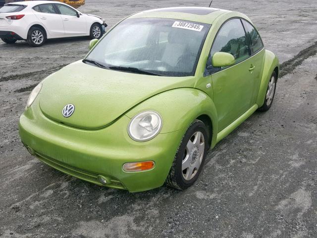 3VWCD21C5YM418680 - 2000 VOLKSWAGEN NEW BEETLE GREEN photo 2