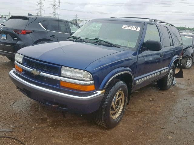 1GNDT13W7Y2165145 - 2000 CHEVROLET BLAZER BLUE photo 2