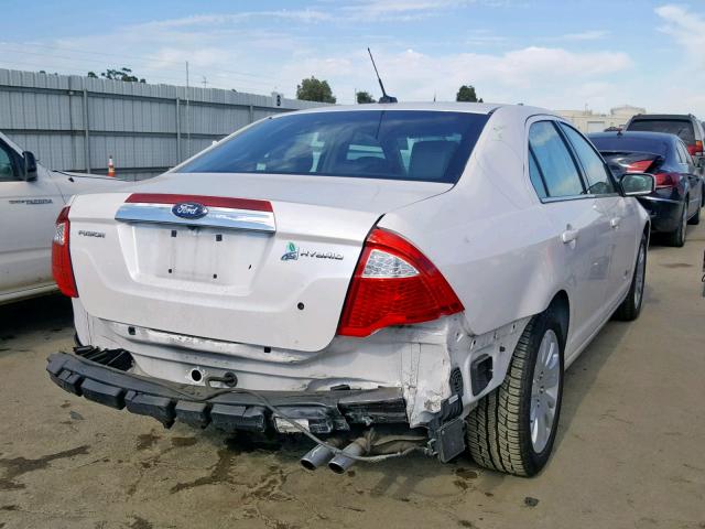 3FADP0L3XBR319837 - 2011 FORD FUSION HYB WHITE photo 4