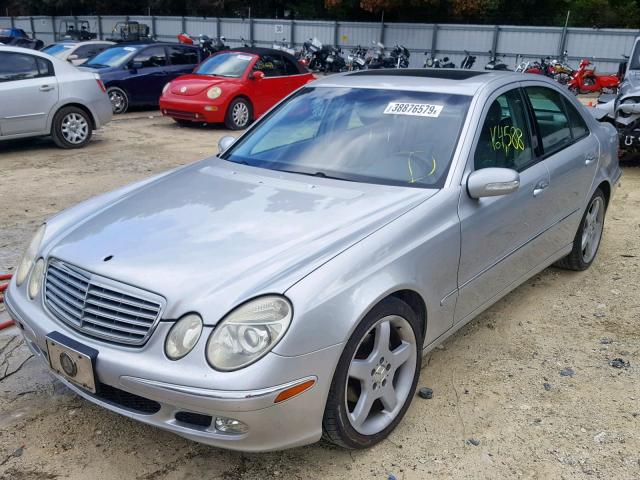 WDBUF65JX5A654976 - 2005 MERCEDES-BENZ E 320 SILVER photo 2