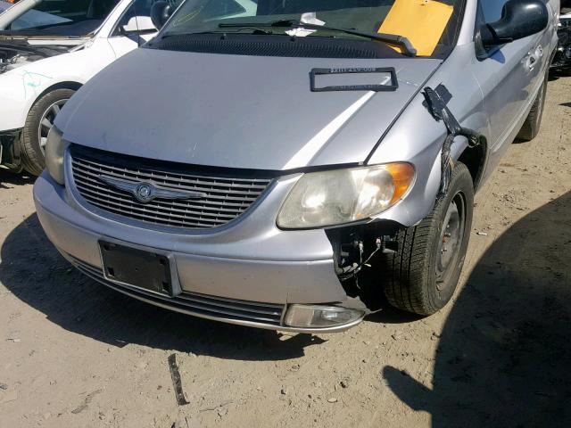 2C8GP64L02R692060 - 2002 CHRYSLER TOWN & COU GRAY photo 9