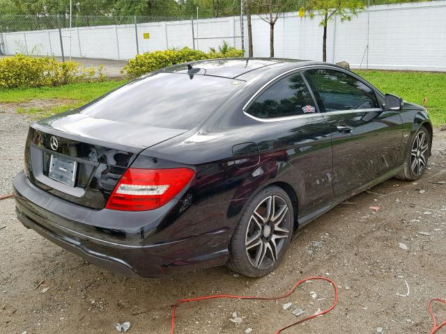 WDDGJ4HB1EG303186 - 2014 MERCEDES-BENZ C 250 BLACK photo 4