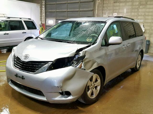 5TDKK3DC9BS130559 - 2011 TOYOTA SIENNA LE SILVER photo 2