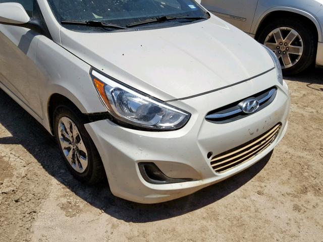 KMHCT4AEXHU263991 - 2017 HYUNDAI ACCENT SE WHITE photo 9