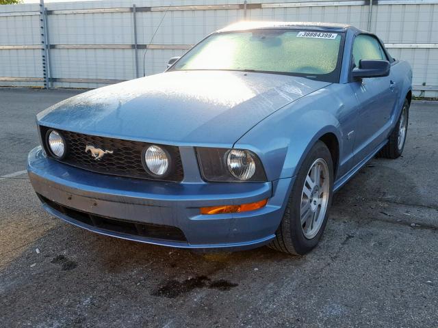 1ZVFT85H265172070 - 2006 FORD MUSTANG GT BLUE photo 2