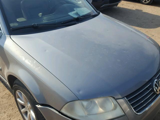 WVWPD63B74P328841 - 2004 VOLKSWAGEN PASSAT GLS GRAY photo 9