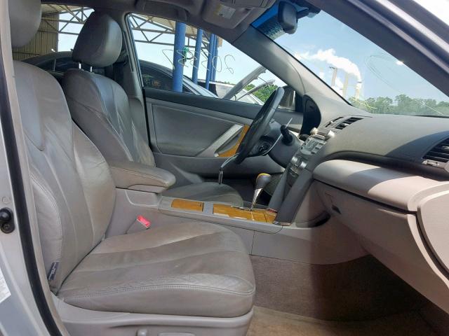 JTNBK46K673027677 - 2007 TOYOTA CAMRY NEW SILVER photo 5