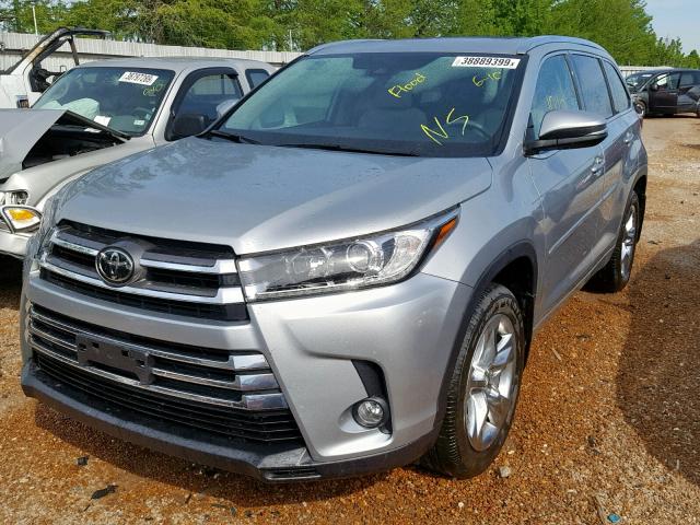 5TDDZRFHXJS841685 - 2018 TOYOTA HIGHLANDER SILVER photo 2