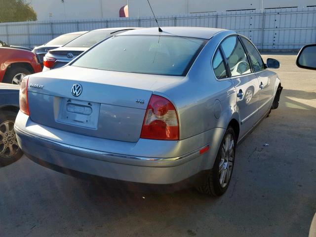 WVWRU63B35P005848 - 2005 VOLKSWAGEN PASSAT GLX BLUE photo 4