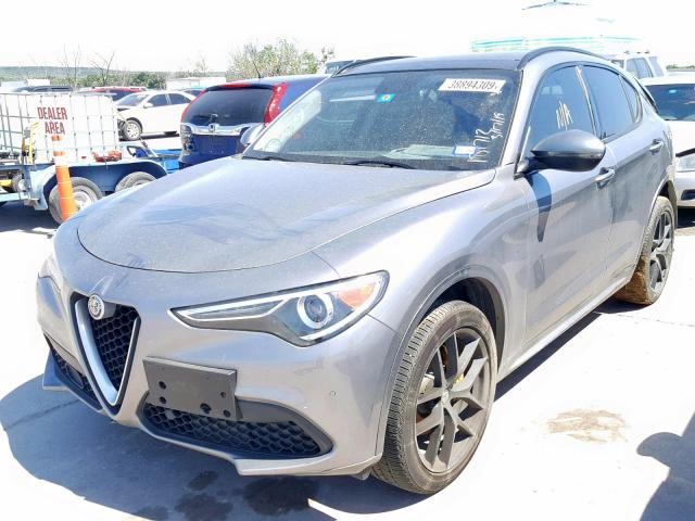 ZASFAKPN4J7B82421 - 2018 ALFA ROMEO STELVIO SP GRAY photo 2