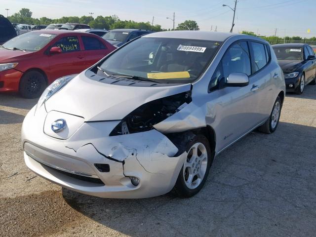 1N4AZ0CP7DC402076 - 2013 NISSAN LEAF S SILVER photo 2