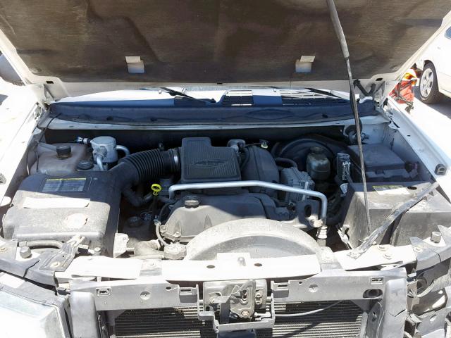 1GNDT13S652173990 - 2005 CHEVROLET TRAILBLAZE WHITE photo 7