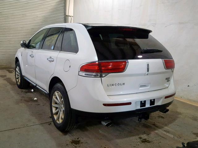 2LMDJ8JKXBBJ27210 - 2011 LINCOLN MKX WHITE photo 3